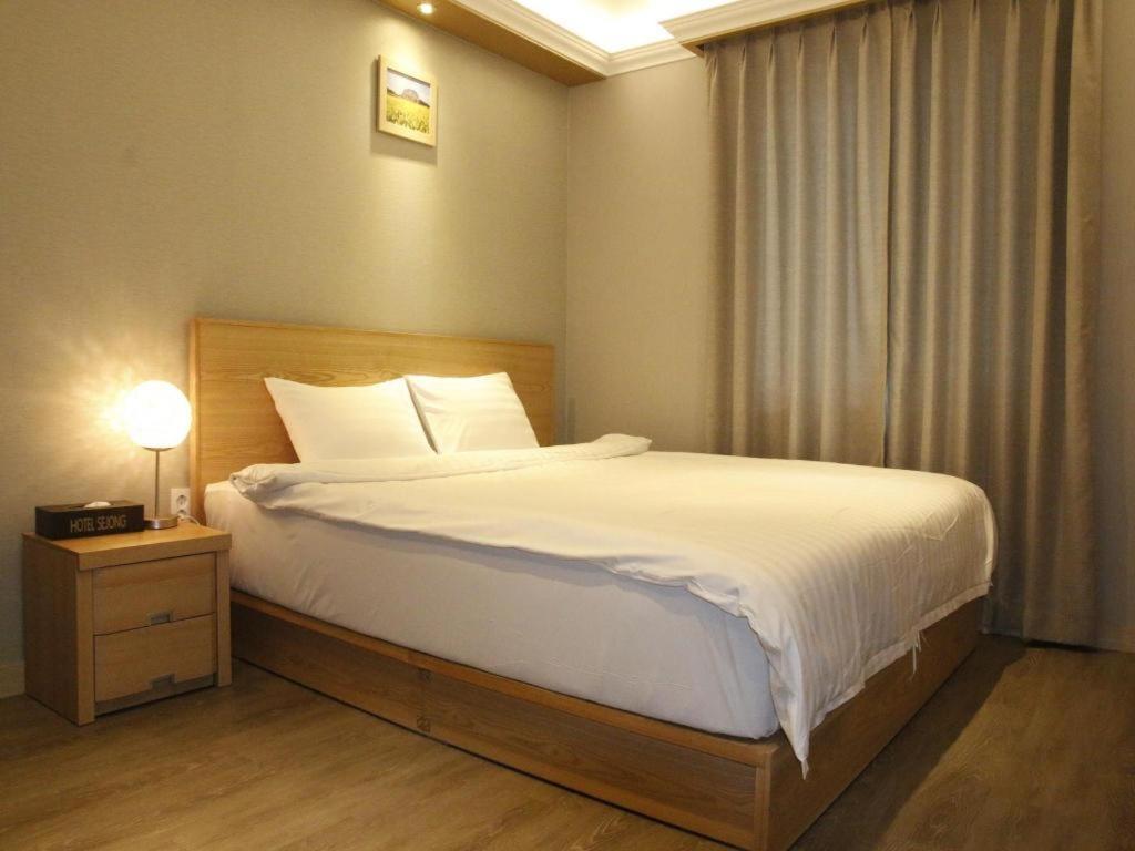 Jeju Sejong Hotel Екстериор снимка