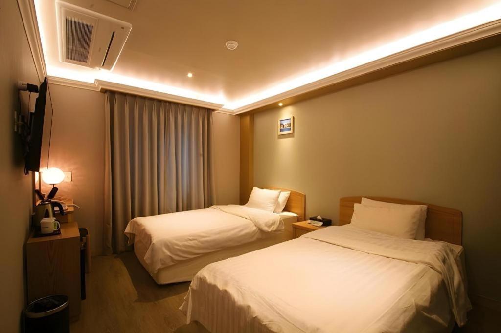 Jeju Sejong Hotel Екстериор снимка