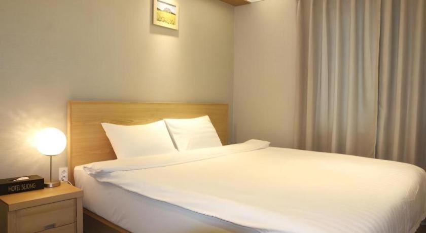Jeju Sejong Hotel Екстериор снимка