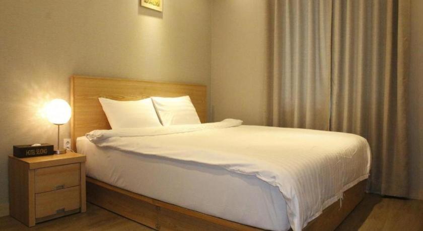 Jeju Sejong Hotel Екстериор снимка
