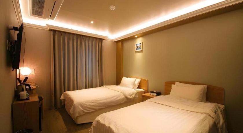 Jeju Sejong Hotel Екстериор снимка