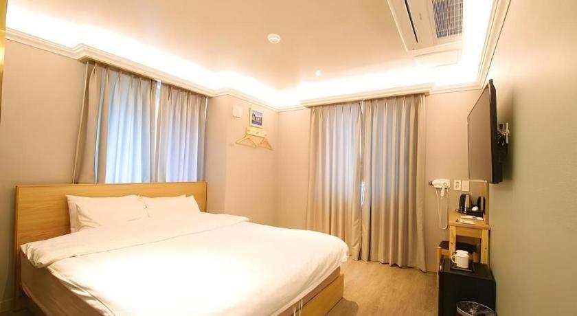 Jeju Sejong Hotel Екстериор снимка